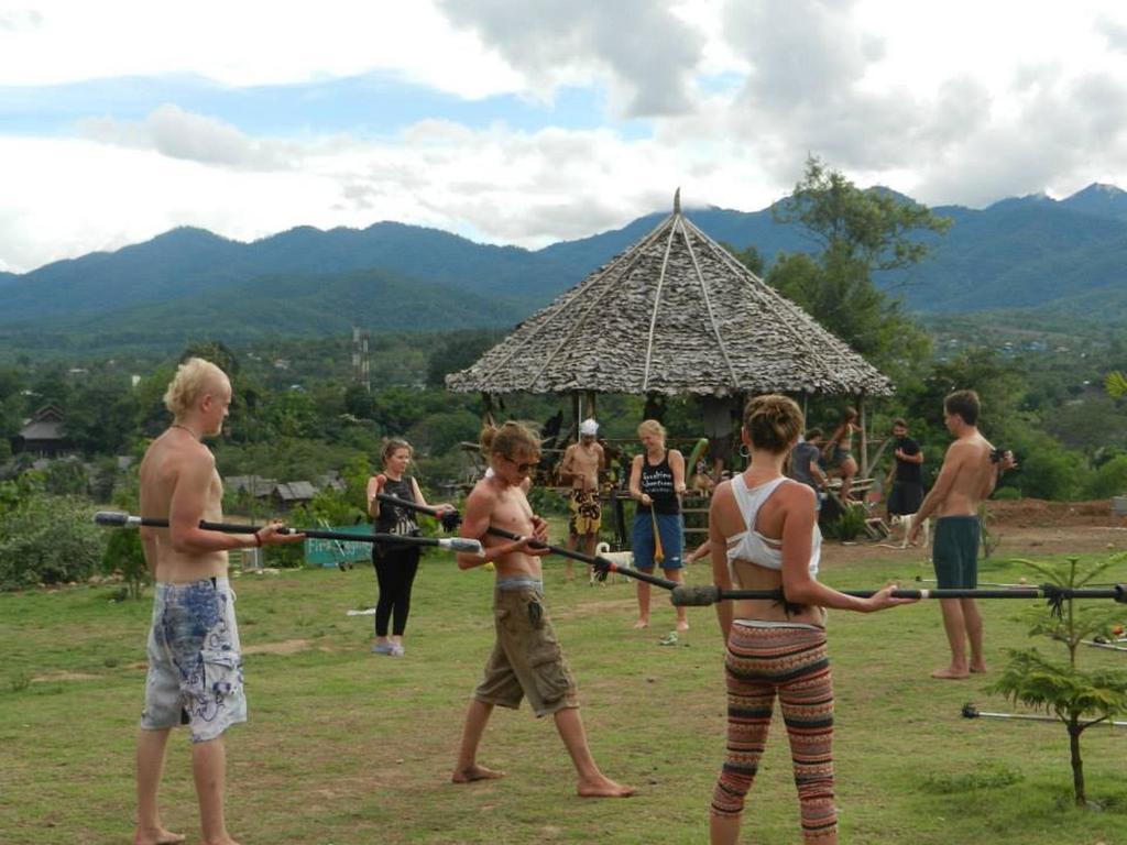 Pai Circus Hostel Esterno foto