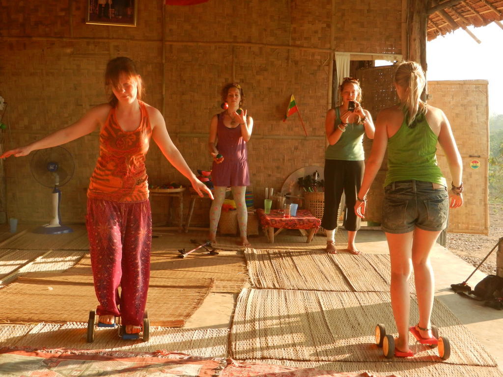 Pai Circus Hostel Esterno foto